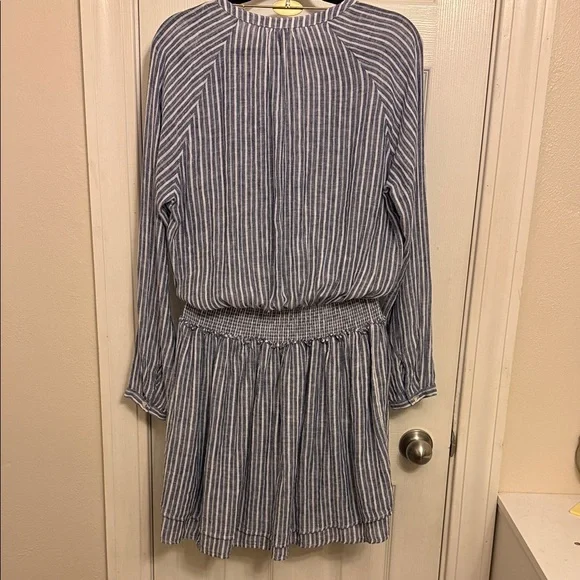 Rails Linen/Rayon Blend Long Sleeve Dress - Picture 5 of 10
